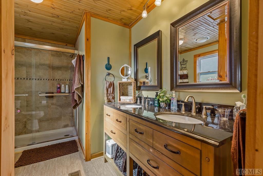 139 Dominion Road Cashiers, NC 28717 - Photo 17 of 25 Gallery Image 17
