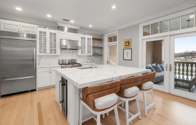 $1,775,000 | 144 Fairbanks Oak Alley, Unit 2B, Daniel Island, SC 29492