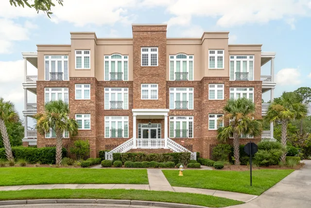 $1,775,000 | 144 Fairbanks Oak Alley, Unit 2B, Daniel Island, SC 29492