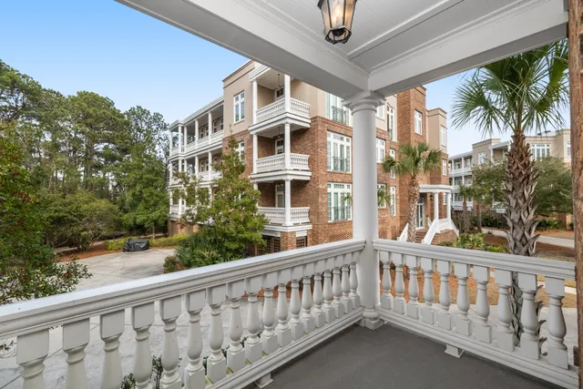 $1,775,000 | 144 Fairbanks Oak Alley, Unit 2B, Daniel Island, SC 29492