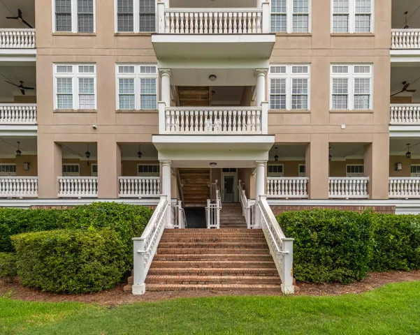 $1,775,000 | 144 Fairbanks Oak Alley, Unit 2B, Daniel Island, SC 29492