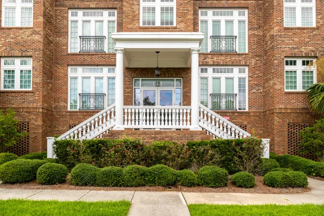 $1,775,000 | 144 Fairbanks Oak Alley, Unit 2B, Daniel Island, SC 29492