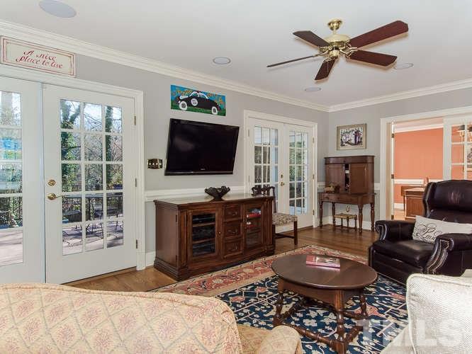 2728 Cambridge Road Raleigh, NC 27608 - Photo 7 of 25