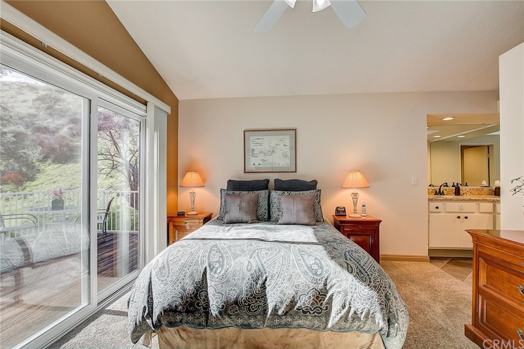 22868 Tamarack Lane Saugus, CA 91390 - Photo 15 of 36