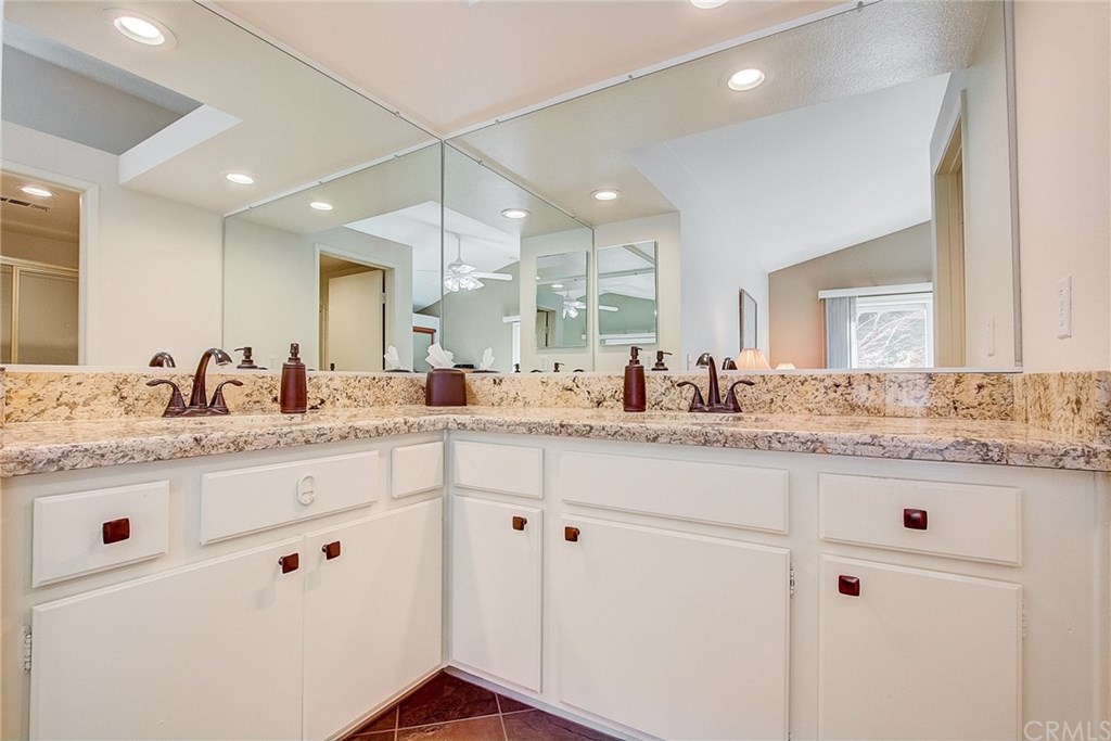 22868 Tamarack Lane Saugus, CA 91390 - Photo 16 of 36