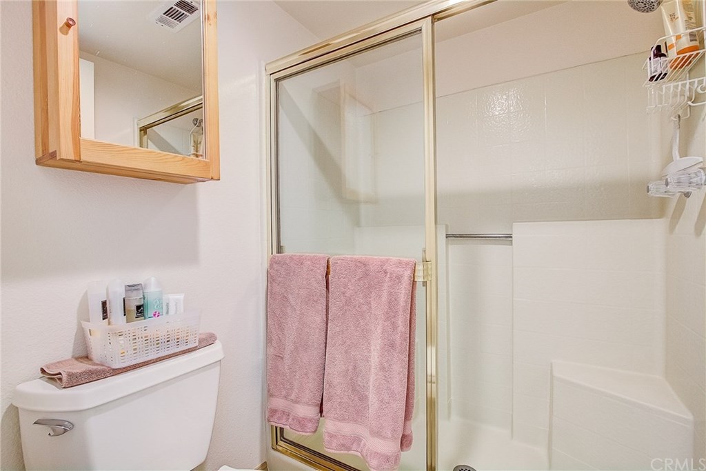 22868 Tamarack Lane Saugus, CA 91390 - Photo 18 of 36