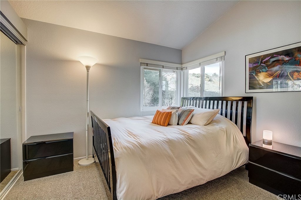 22868 Tamarack Lane Saugus, CA 91390 - Photo 24 of 36