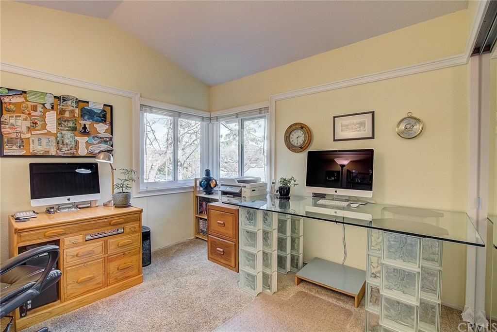 22868 Tamarack Lane Saugus, CA 91390 - Photo 27 of 36