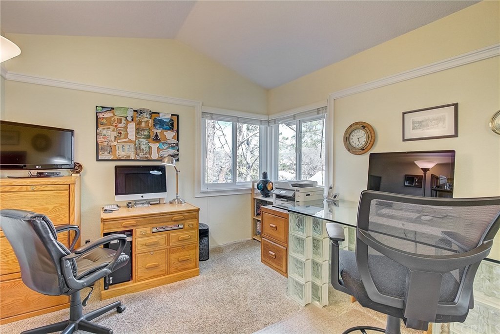 22868 Tamarack Lane Saugus, CA 91390 - Photo 28 of 36