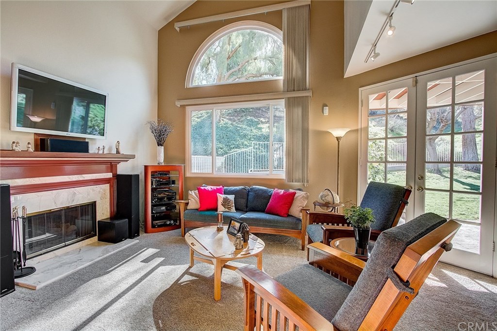 22868 Tamarack Lane Saugus, CA 91390 - Photo 5 of 36