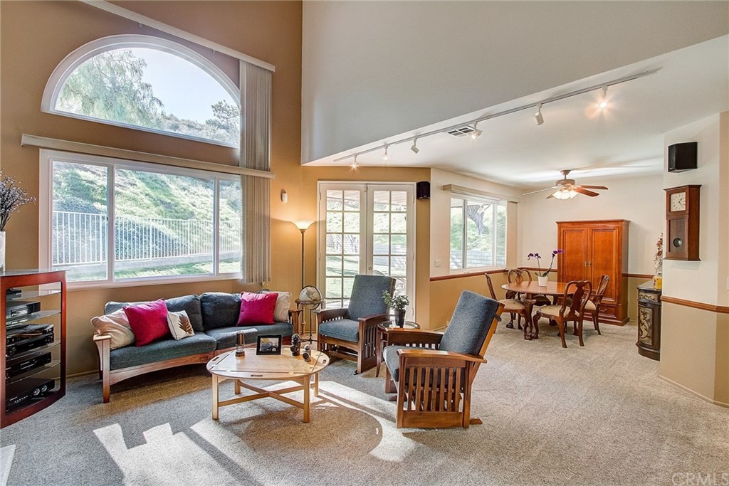 22868 Tamarack Lane Saugus, CA 91390 - Photo 6 of 36