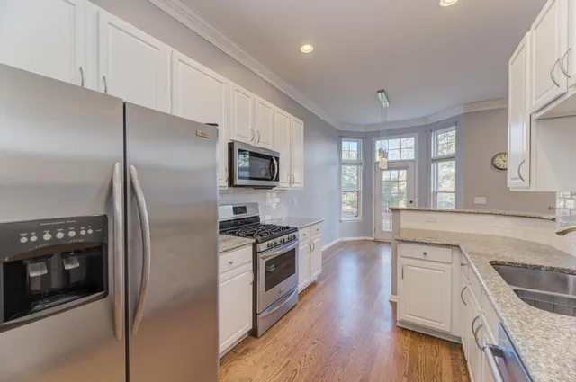 $435,000 | 3339 Rosecroft Lane, Naperville, IL 60564