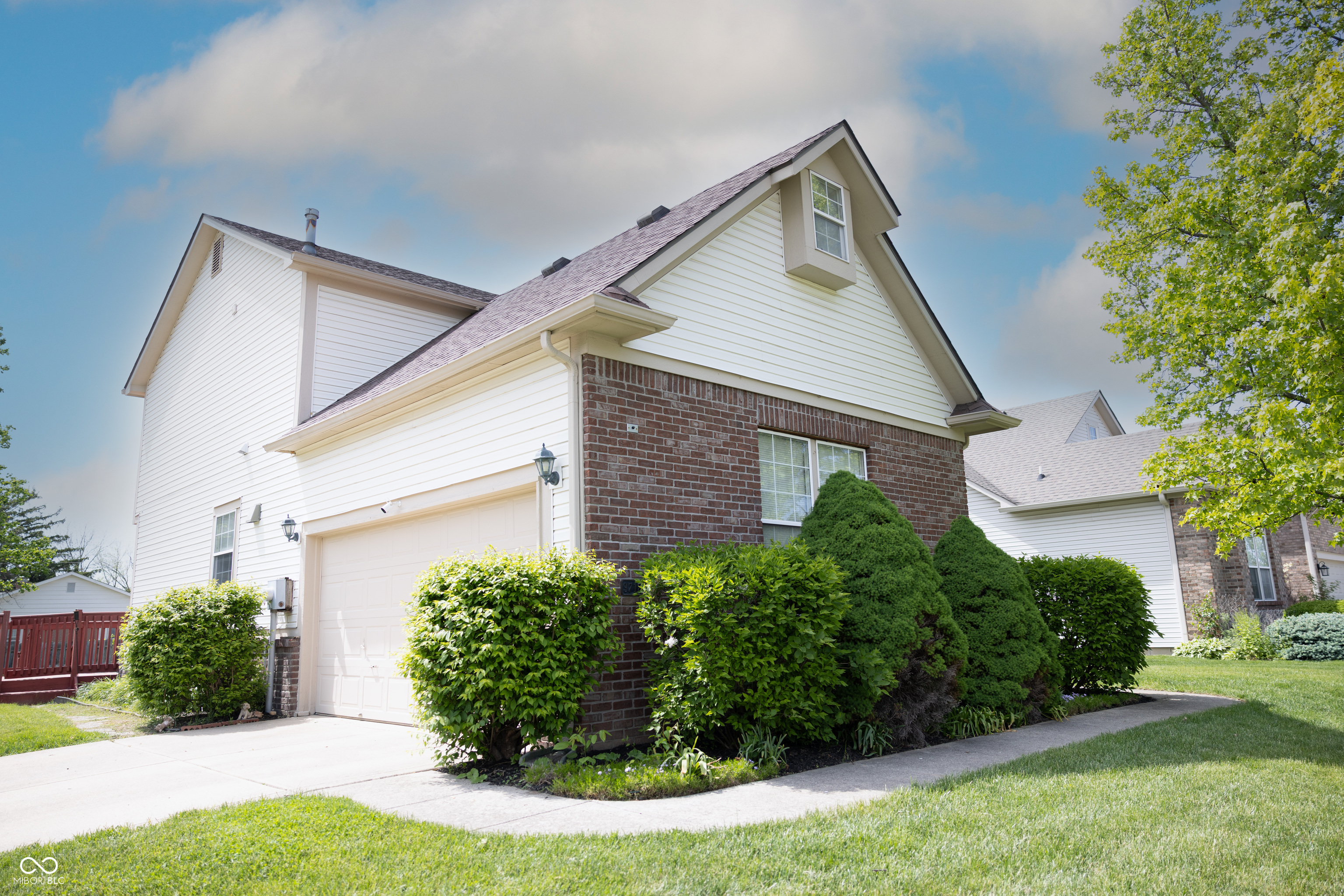 9718 Jupiter Pass Carmel, IN 46032 - Photo 2 of 40