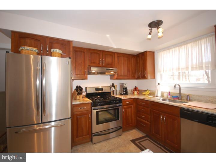 691 Brookwood Road Wayne, PA 19087 - Photo 8 of 25 Kitchen