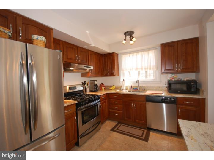 691 Brookwood Road Wayne, PA 19087 - Photo 9 of 25 Kitchen