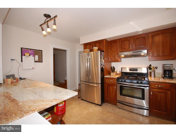 691 Brookwood Road Wayne, PA 19087 - Photo 10 of 25 Kitchen