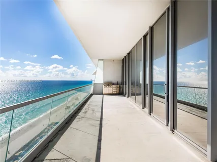 $6,995,000 | 18501 Collins Avenue, Unit 1501, Sunny Isles Beach, FL 33160