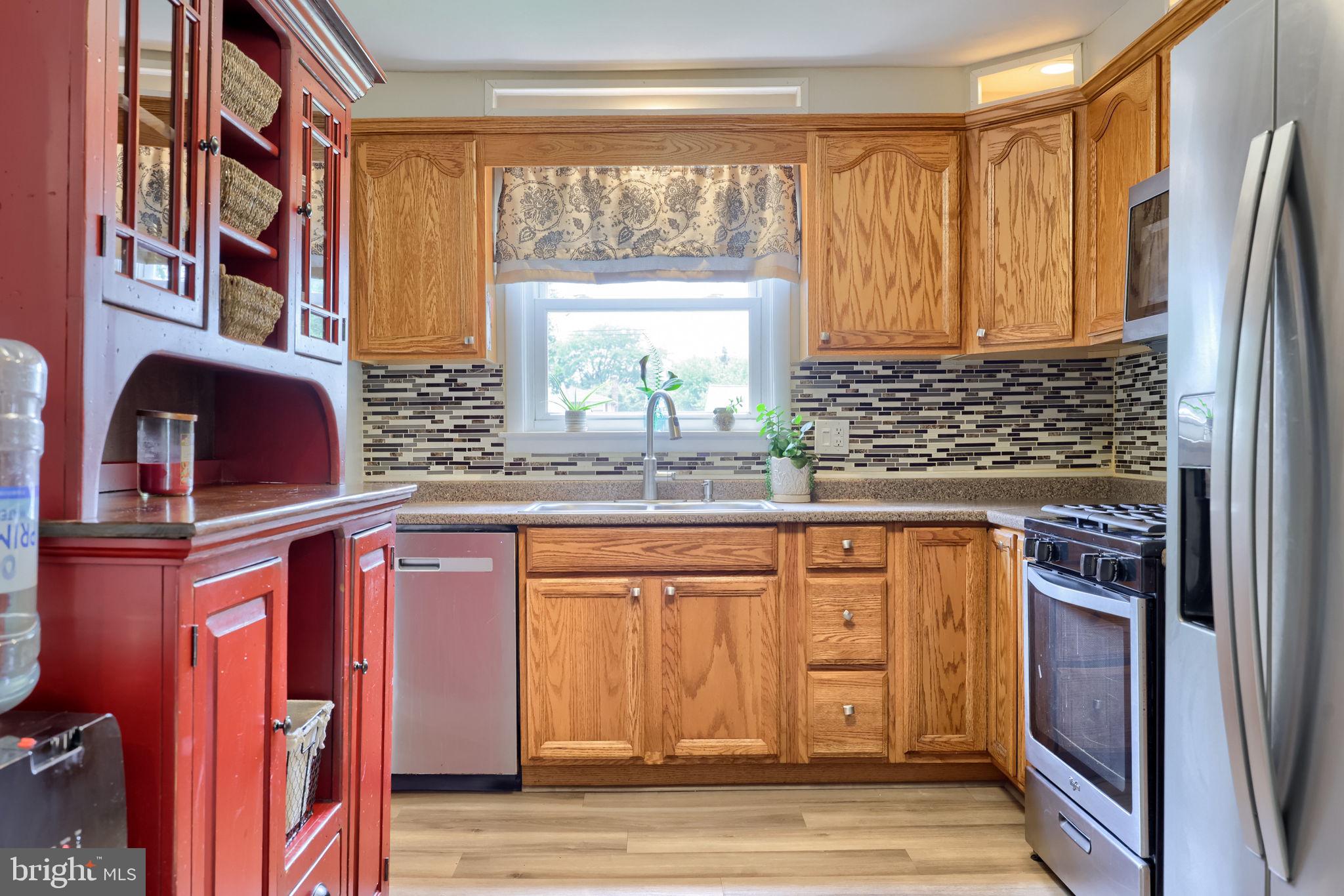 2472 Cambridge Road York, PA 17402 - Photo 14 of 41 Gallery Image 14