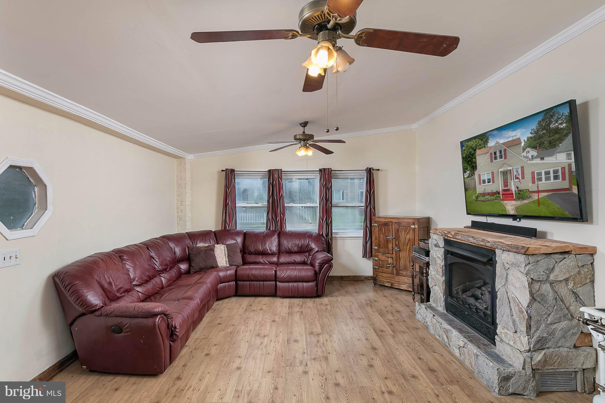 2606 Ambler Road Baltimore, MD 21222 - Photo 13 of 30 Family Room