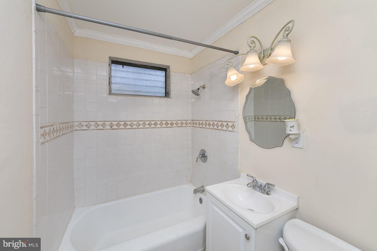 2606 Ambler Road Baltimore, MD 21222 - Photo 22 of 30 Bath