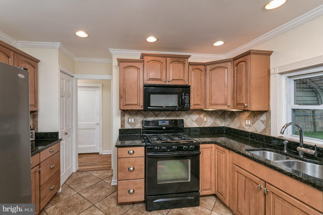 2606 Ambler Road Baltimore, MD 21222 - Photo 8 of 30 Kitchen