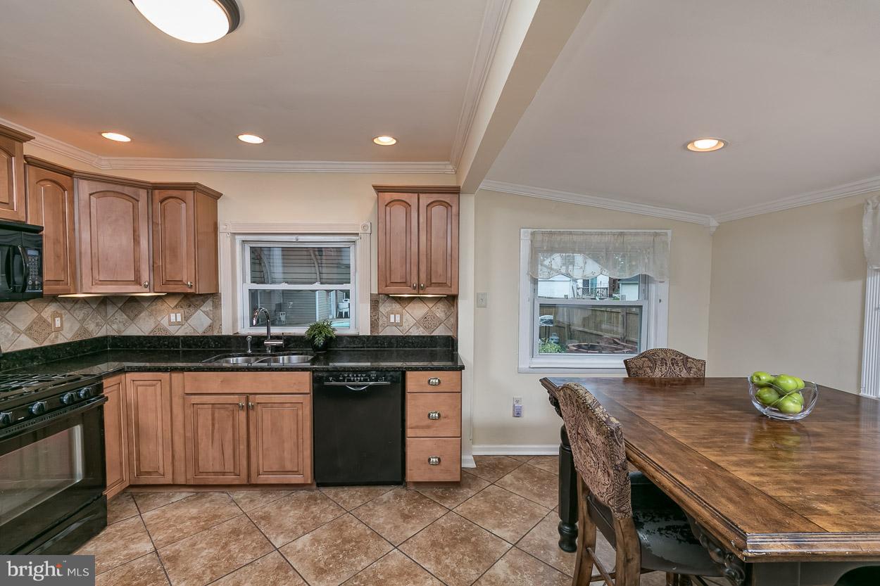 2606 Ambler Road Baltimore, MD 21222 - Photo 9 of 30 Kitchen