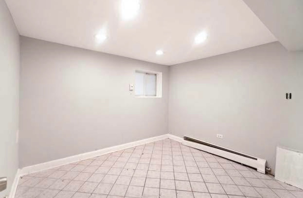 6918 South Talman Avenue, Unit G Chicago, IL 60629 - Photo 2 of 7 a view of an empty room