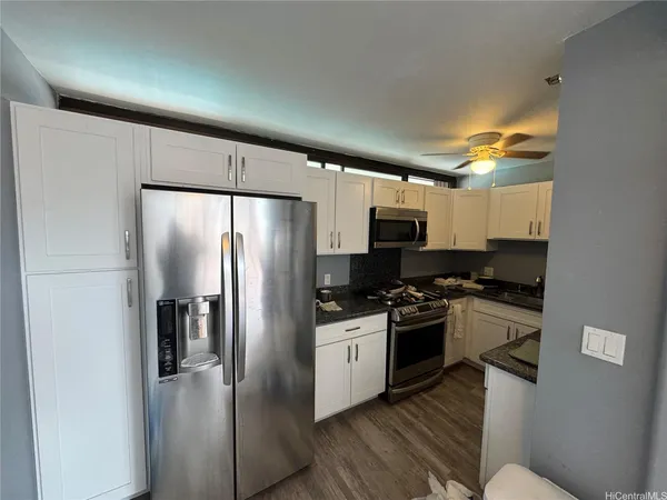 $3,350 | 1088 Bishop Street, Unit 1215, Honolulu, HI 96813