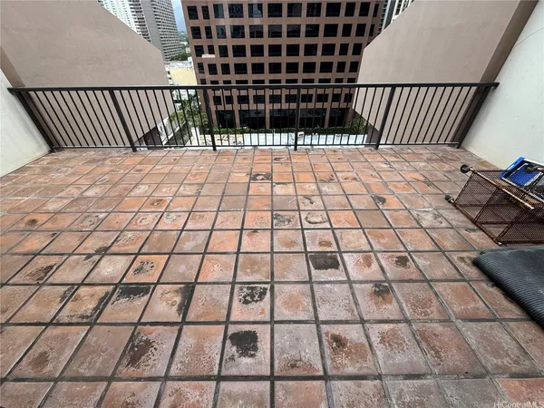 $3,350 | 1088 Bishop Street, Unit 1215, Honolulu, HI 96813