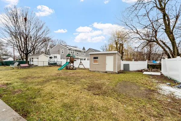 a house view with a entertaining space