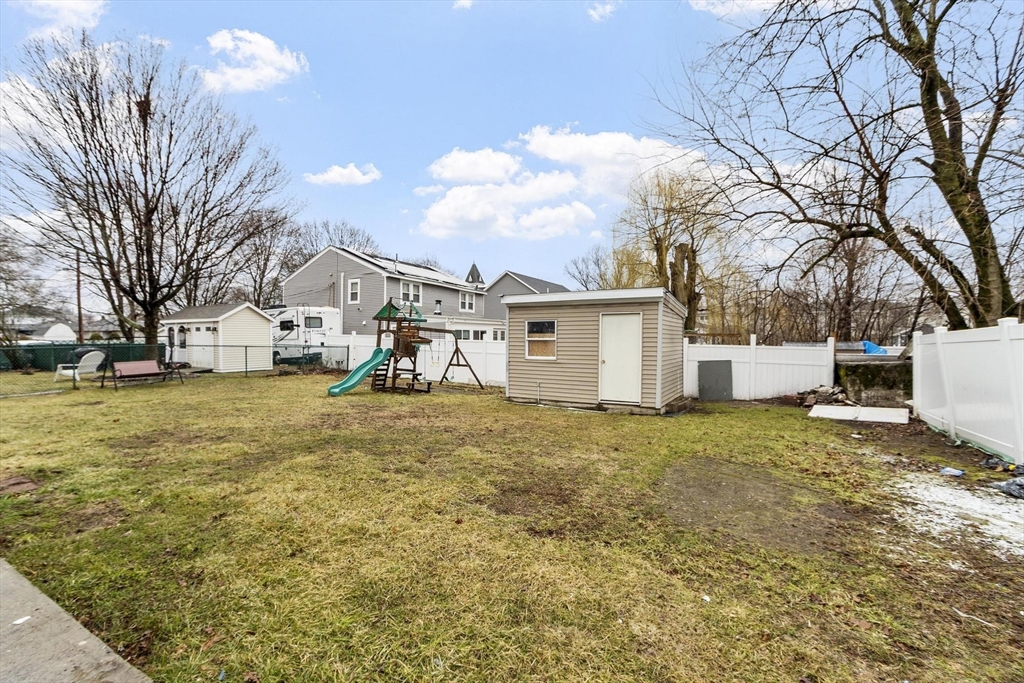 110-112 Everett Street Lawrence, MA 01843 - Photo 26 of 42