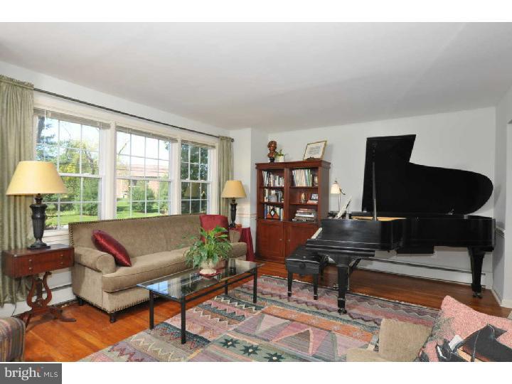 717 North Whitford Road Exton, PA 19341 - Photo 4 of 21 Living Room