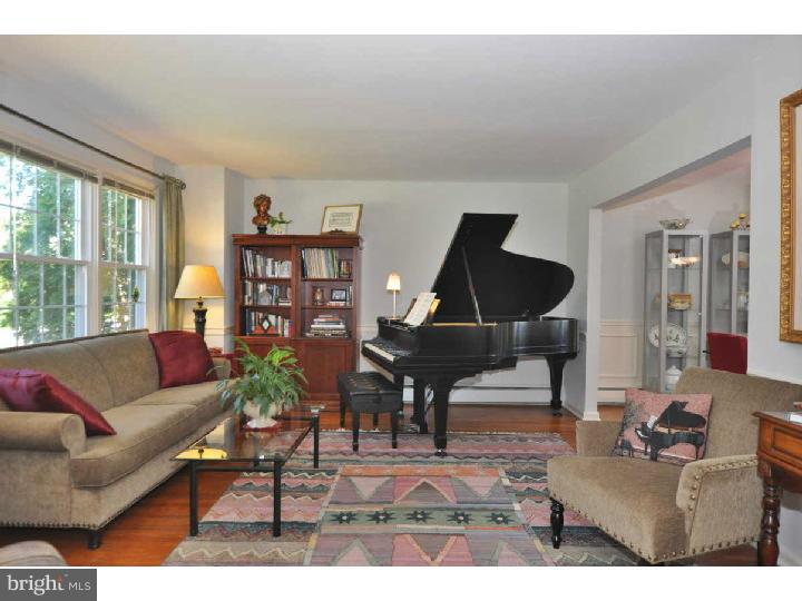 717 North Whitford Road Exton, PA 19341 - Photo 5 of 21 Living Room