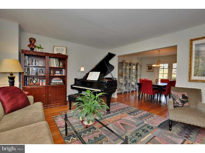 717 North Whitford Road Exton, PA 19341 - Photo 6 of 21 Living Room