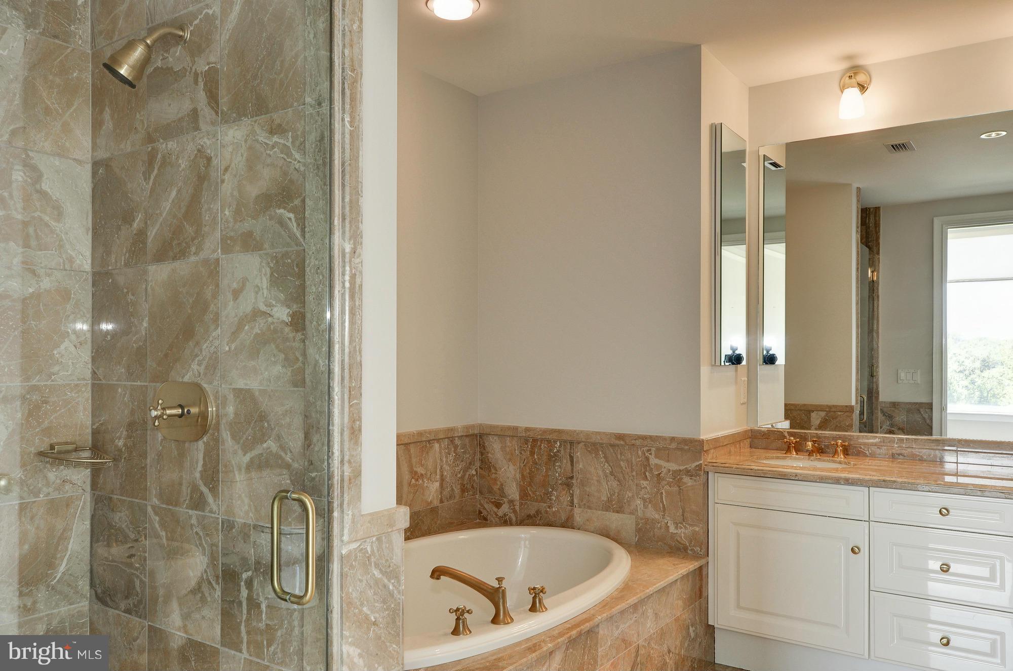 3150 South Street Northwest, Unit 2E Washington, DC 20007 - Photo 10 of 16 Interior (General)