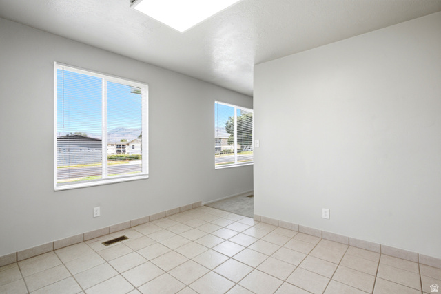 445 West 4900 South, Unit 2 Washington Terrace, UT 84405 - Photo 8 of 21