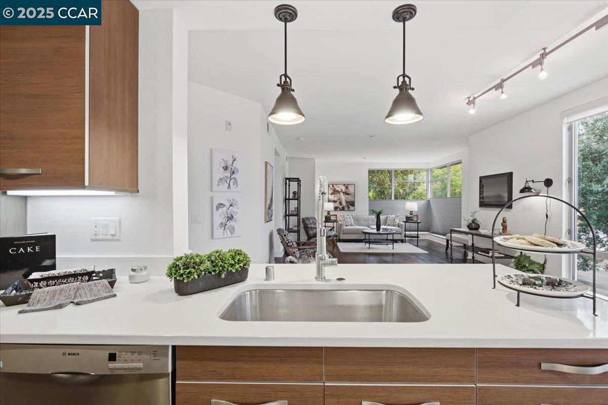 555 Ygnacio Valley Road, Unit 204 Walnut Creek, CA 94596 - Photo 6 of 38