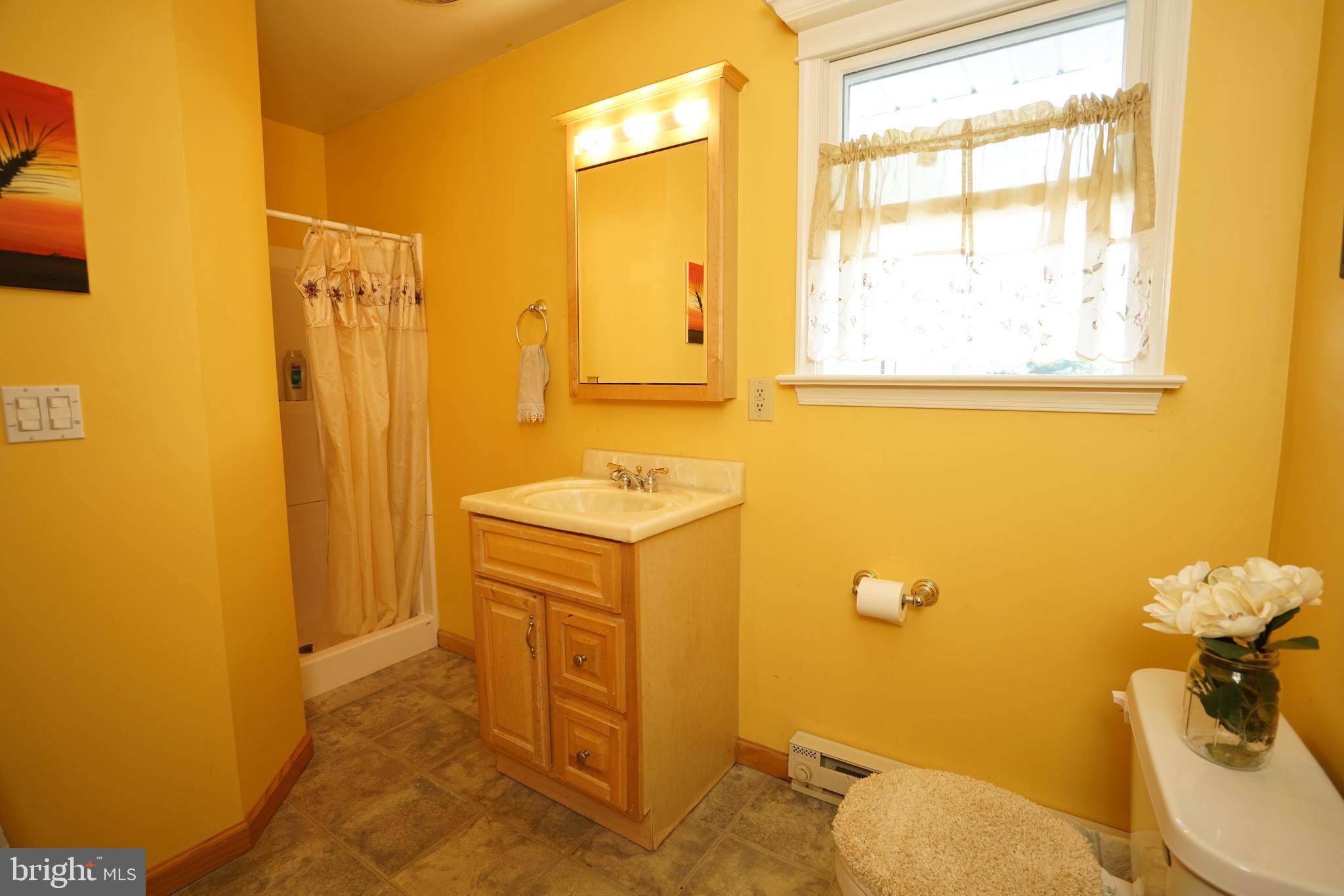 3275 Jacoby Road Coopersburg, PA 18036 - Photo 12 of 40 Master Bathroom