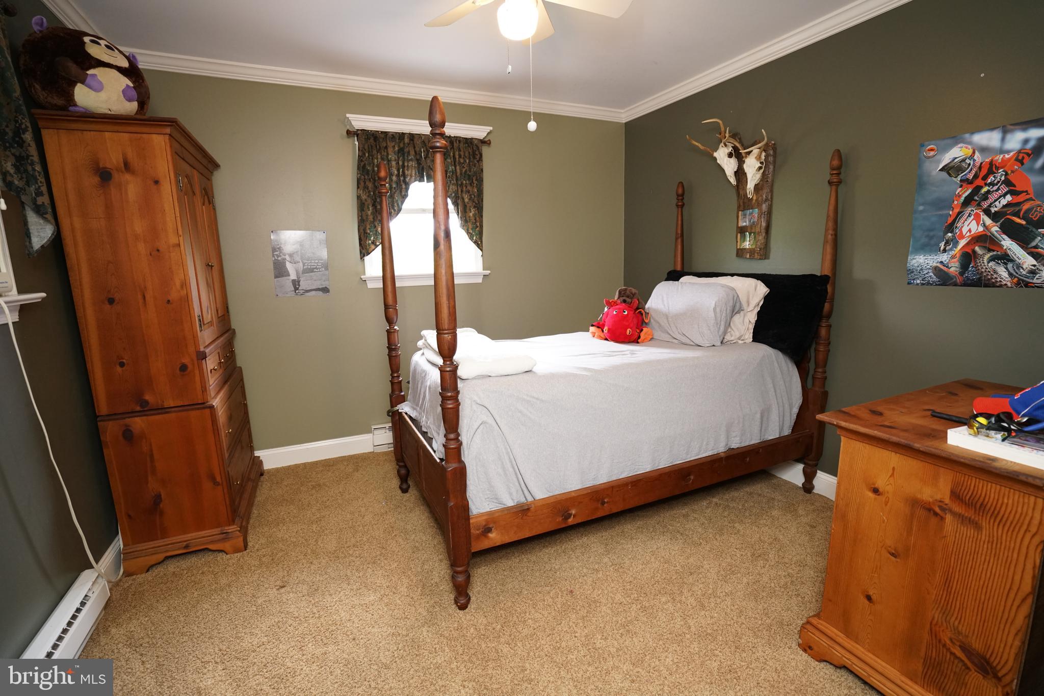 3275 Jacoby Road Coopersburg, PA 18036 - Photo 20 of 40 Front corner Bedroom