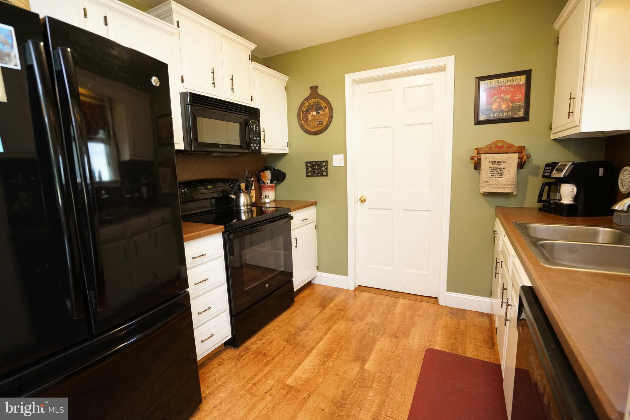 3275 Jacoby Road Coopersburg, PA 18036 - Photo 10 of 40 Kitchen
