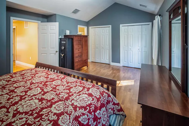 $529,900 | 20 Village Drive, Dover, NH 03820