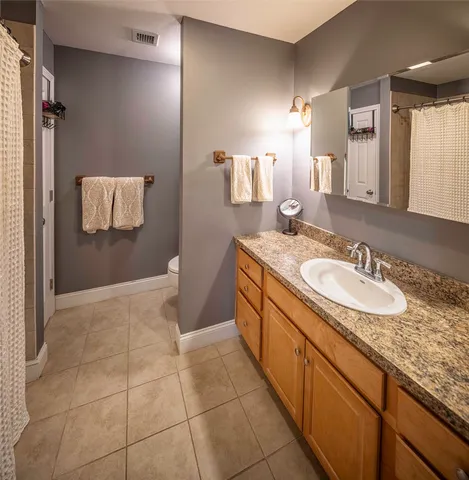 $529,900 | 20 Village Drive, Dover, NH 03820