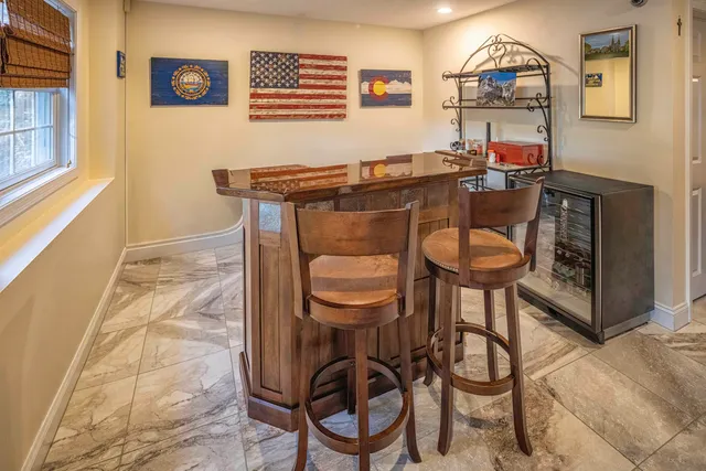 $529,900 | 20 Village Drive, Dover, NH 03820