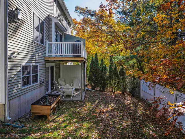 $529,900 | 20 Village Drive, Dover, NH 03820