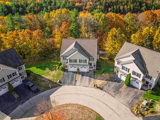 $529,900 | 20 Village Drive, Dover, NH 03820