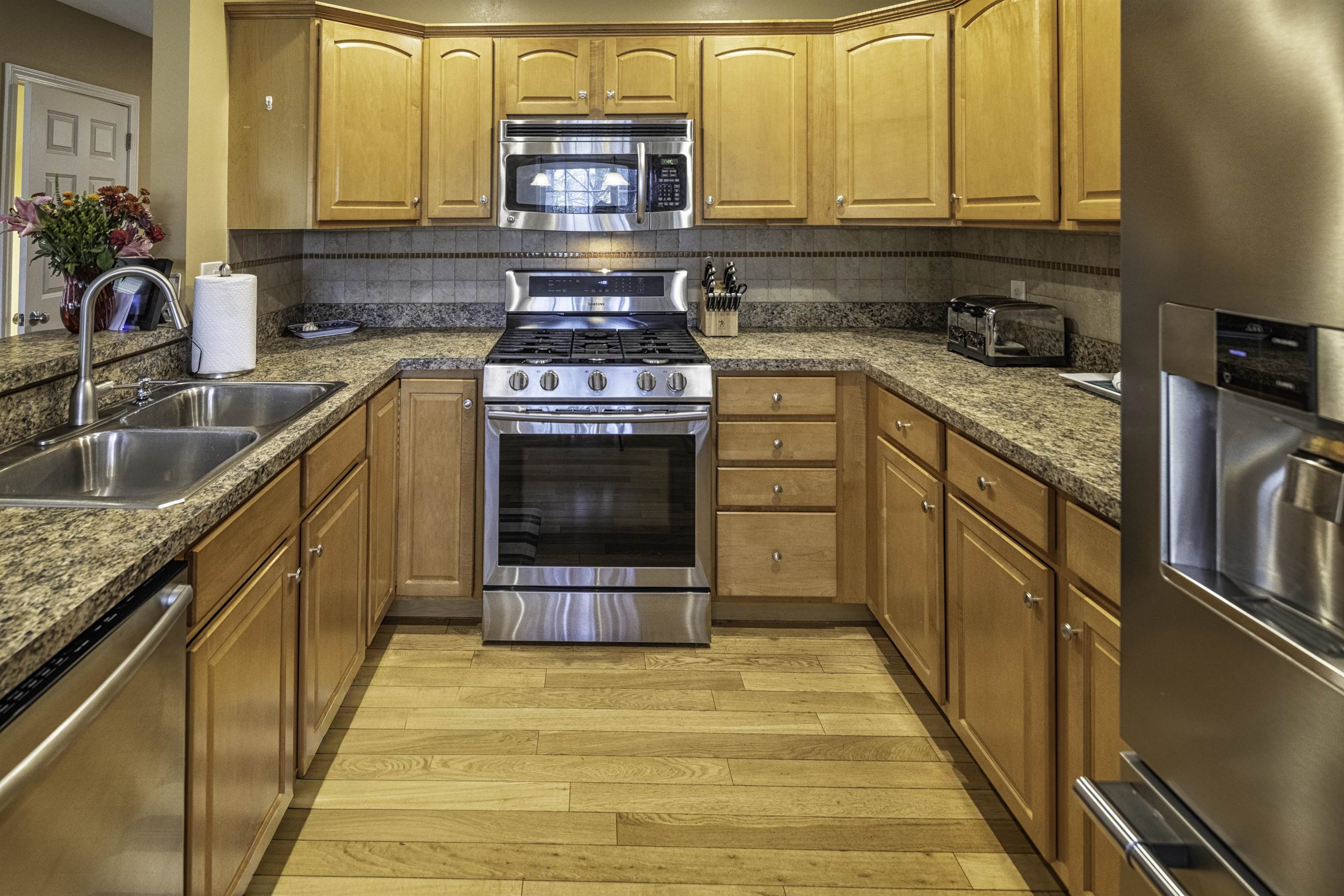 20 Village Drive Dover, NH 03820 - Photo 7 of 32