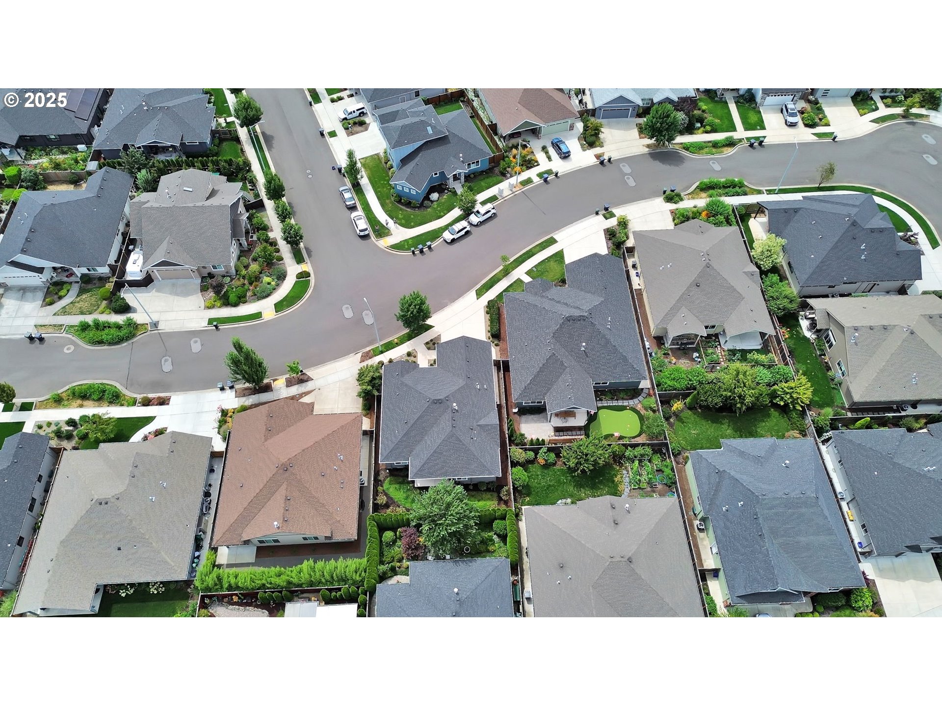 970 Lupine Street Springfield, OR 97477 - Photo 14 of 47 an aerial view of residential houses with outdoor space
