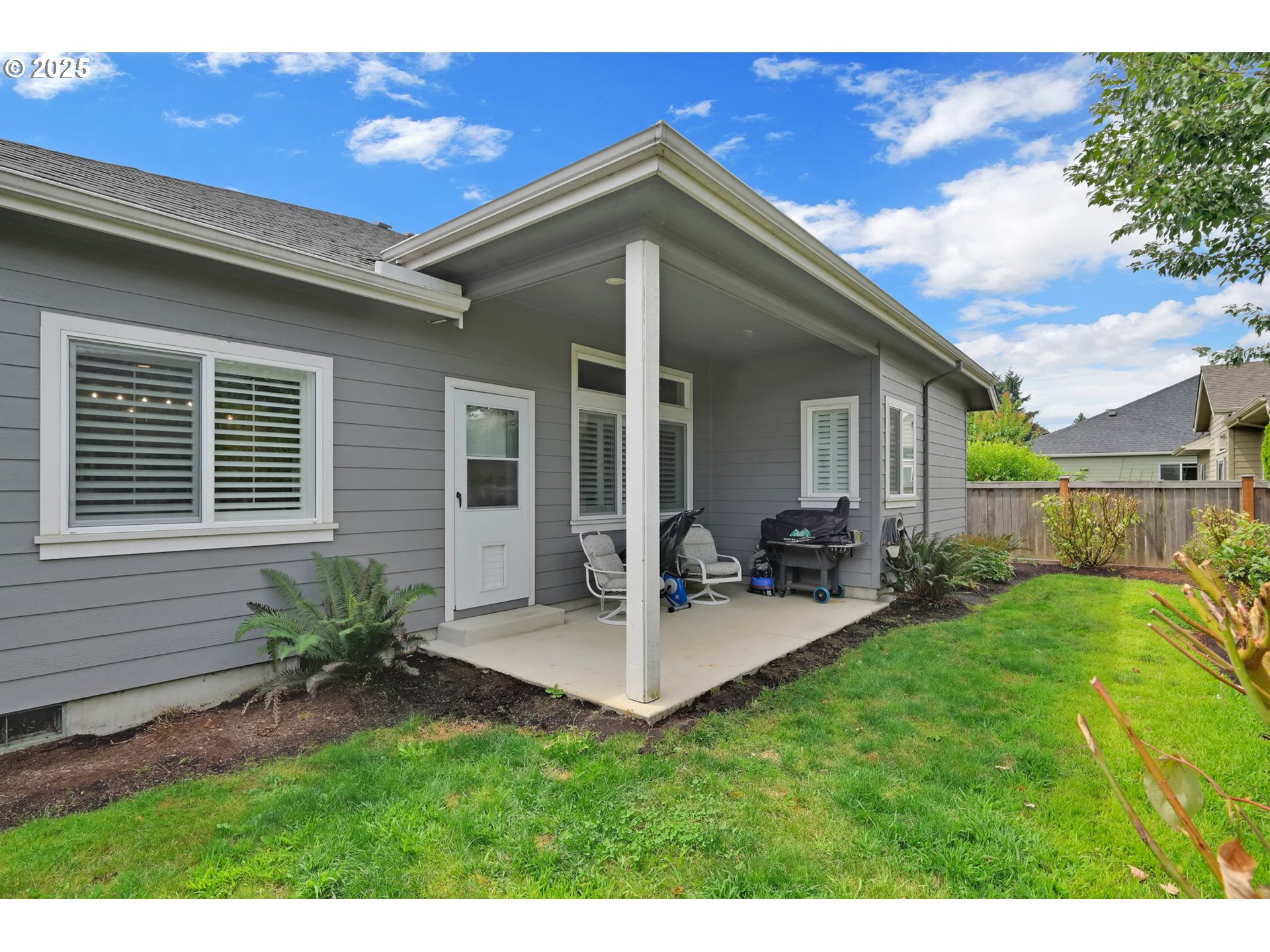 970 Lupine Street Springfield, OR 97477 - Photo 44 of 47 a view of a house with backyard and sitting area