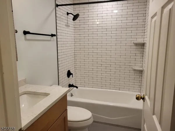 $3,300 | 300 Main Street, Unit 113, Little Falls, NJ 07424