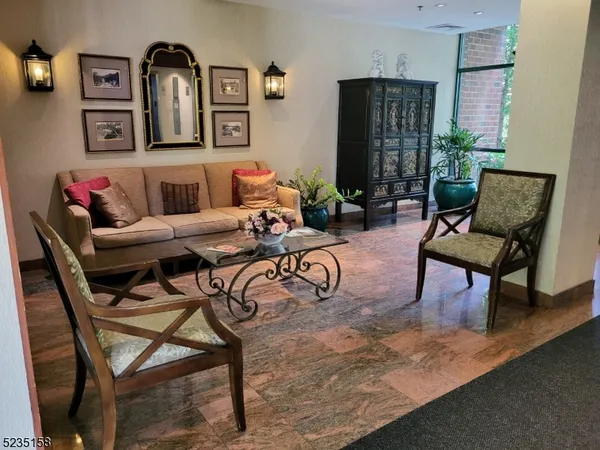 $3,300 | 300 Main Street, Unit 113, Little Falls, NJ 07424